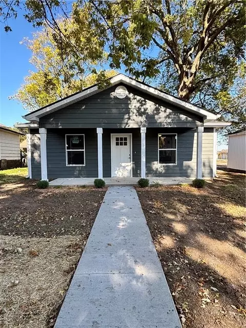 313 E Park St, Pittsburg, KS 66762