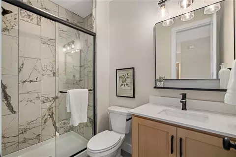 Bath - 605 Hampstead Dr, Raymore, MO 64083 photo 5 of 7