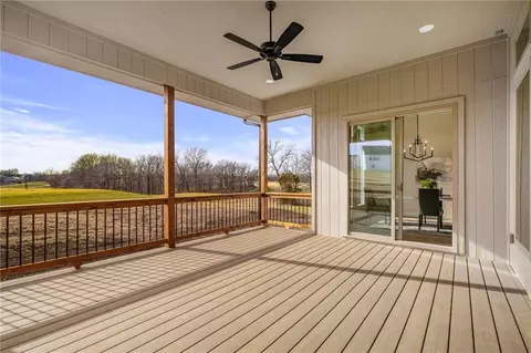 Exterior - 605 Hampstead Dr, Raymore, MO 64083 photo 3 of 7