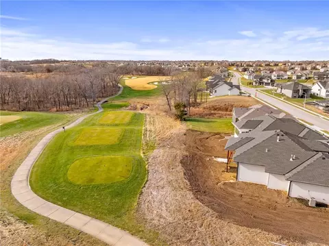 View/Area - 605 Hampstead Dr, Raymore, MO 64083 photo 3 of 5
