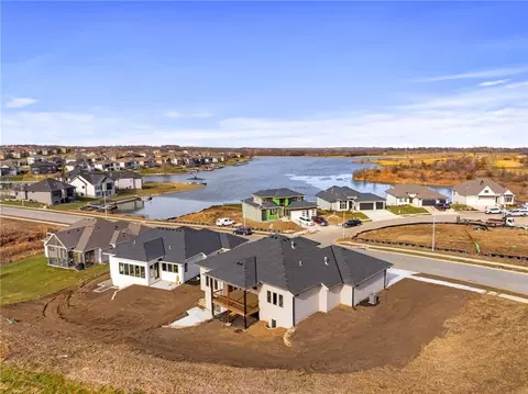 View/Area - 605 Hampstead Dr, Raymore, MO 64083 photo 2 of 5