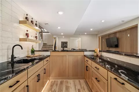 Kitchen - 605 Hampstead Dr, Raymore, MO 64083 photo 9 of 10