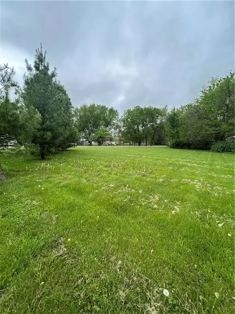 102 W Lawrence St, Kearney, MO 64060