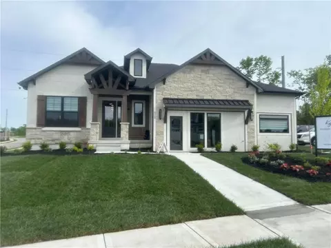 424 SE Maxwell Dr, Blue Springs, MO 64014
