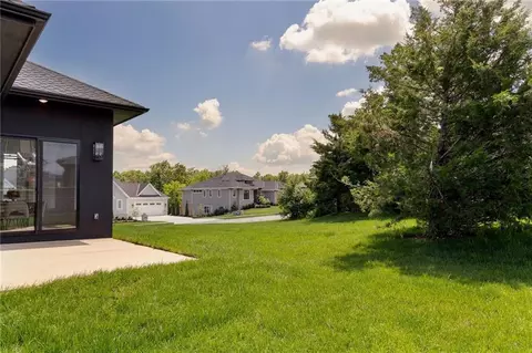 Exterior - 9410 Deer Run St, Lenexa, KS 66220 photo 11 of 13