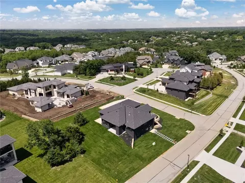 View/Area - 9410 Deer Run St, Lenexa, KS 66220 photo 2 of 5