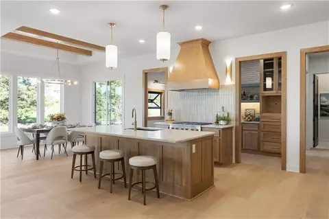 Kitchen - 9410 Deer Run St, Lenexa, KS 66220 photo 4 of 7