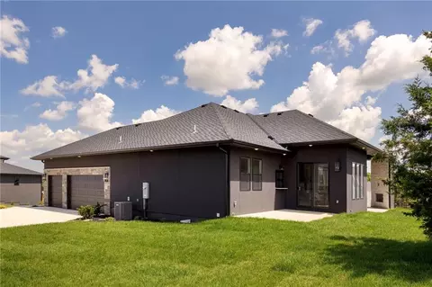 Exterior - 9410 Deer Run St, Lenexa, KS 66220 photo 8 of 13