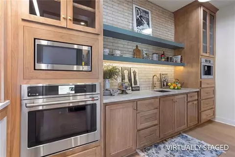 Kitchen - 9410 Deer Run St, Lenexa, KS 66220 photo 2 of 7