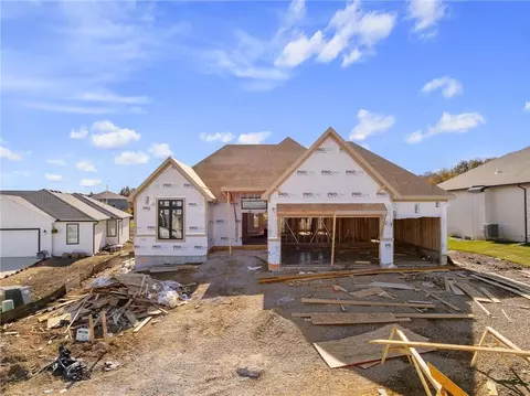 9069 Shady Bend Rd, Lenexa, KS 66227