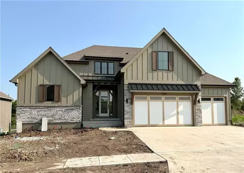 17441 Parkhill St, Overland Park, KS 66221
