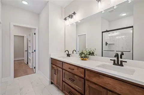 Bath - 9537 Jupiter St, Lenexa, KS 66219 photo 2 of 5