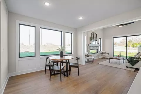 Dining - 9537 Jupiter St, Lenexa, KS 66219 photo 2 of 5