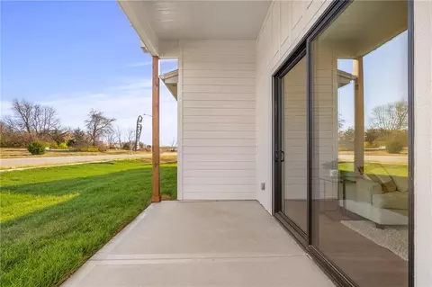 Exterior - 9537 Jupiter St, Lenexa, KS 66219 photo 4 of 5