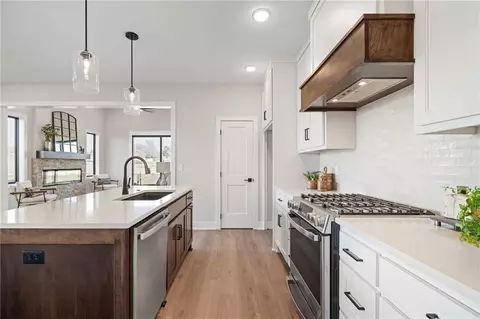 Kitchen - 9537 Jupiter St, Lenexa, KS 66219 photo 3 of 6