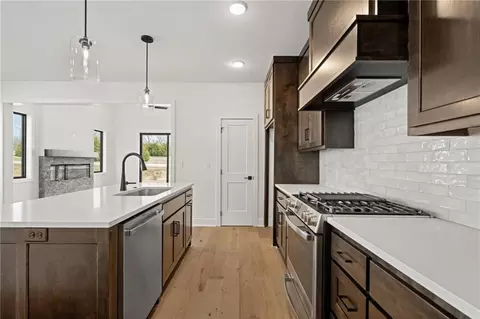 Kitchen - 9565 Jupiter St, Lenexa, KS 66219 photo 3 of 5
