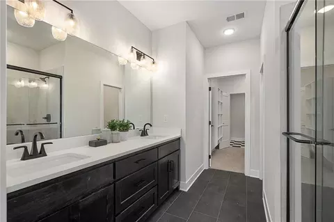 Bath - 9595 Jupiter St, Lenexa, KS 66219 photo 1 of 5