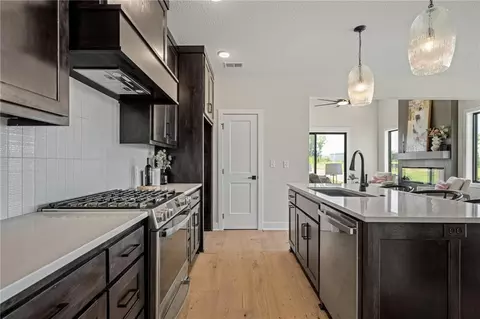 Kitchen - 9595 Jupiter St, Lenexa, KS 66219 photo 4 of 8