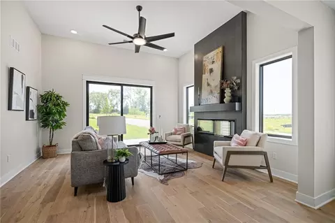 Living - 9595 Jupiter St, Lenexa, KS 66219 photo 2 of 7