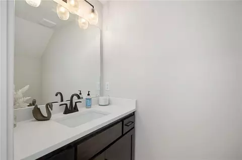 Bath - 9595 Jupiter St, Lenexa, KS 66219 photo 3 of 5
