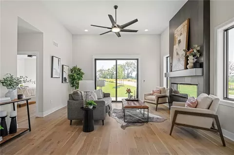 Living - 9595 Jupiter St, Lenexa, KS 66219 photo 1 of 7