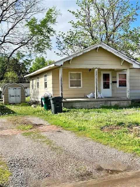302 E Rose St, Pittsburg, KS 66762