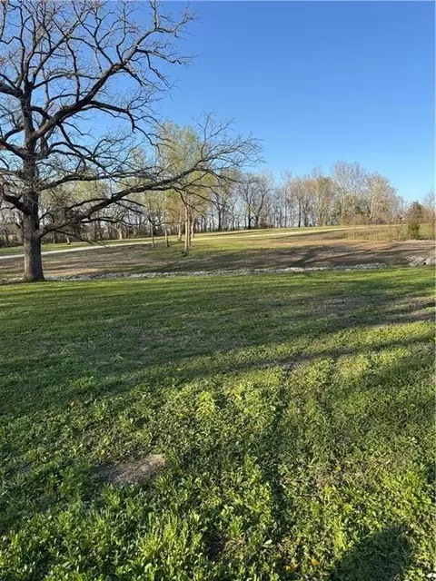 14781 Evening Star Rd, Eudora, KS 66025