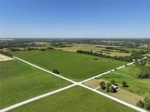 207 Th Lackman Rd, Spring Hill, KS 66013 photo 12