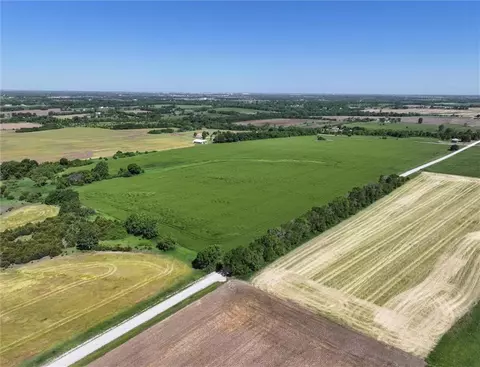 207 Th Lackman Rd, Spring Hill, KS 66013 photo 8