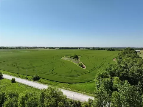 207 Th Lackman Rd, Spring Hill, KS 66013 photo 4