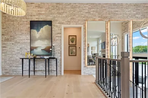 4606 W 136 St, Leawood, KS 66224