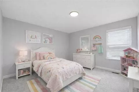 Bedroom - 706 Glenn Cir, Raymore, MO 64083 photo 2 of 10