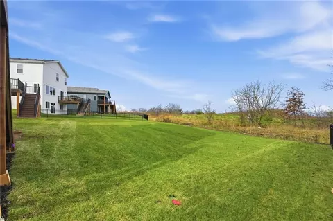 Exterior - 706 Glenn Cir, Raymore, MO 64083 photo 7 of 12