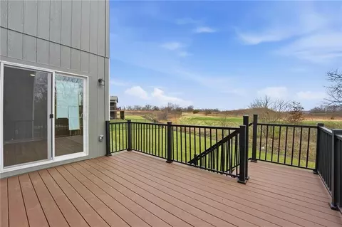 Exterior - 706 Glenn Cir, Raymore, MO 64083 photo 4 of 12
