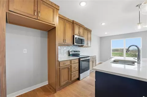 Kitchen - 706 Glenn Cir, Raymore, MO 64083 photo 3 of 3