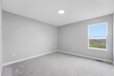 Bedroom - 706 Glenn Cir, Raymore, MO 64083 photo 7 of 10