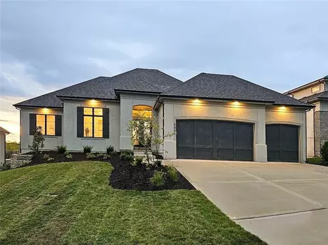 6004 NW 58th St, Kansas City, MO 64151