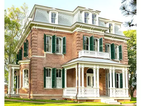 20400 280th Trl, Malta Bend, MO 65339