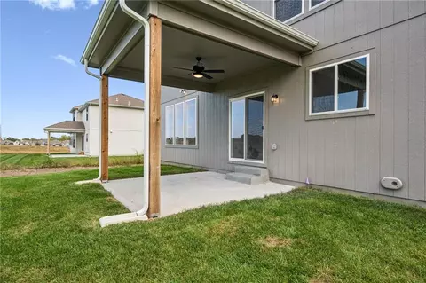 Exterior - 838 Reed Dr, Raymore, MO 64083 photo 2 of 4