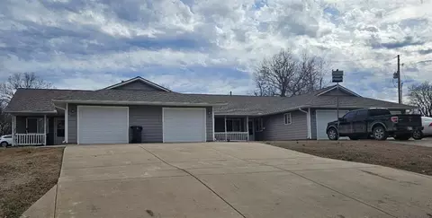 205 Indiana St, Oswego, KS 67356