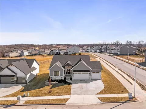 View/Area - 1401 Kintyre Ct, Raymore, MO 64083 photo 1 of 9