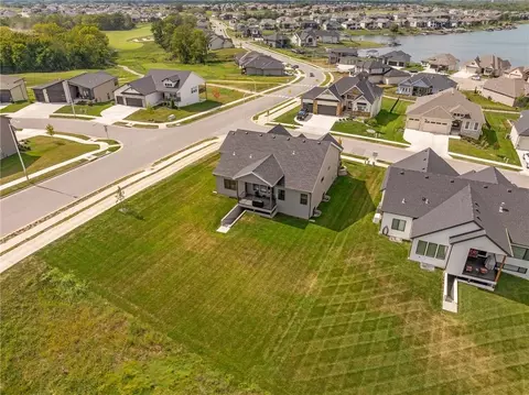 View/Area - 1401 Kintyre Ct, Raymore, MO 64083 photo 12 of 14