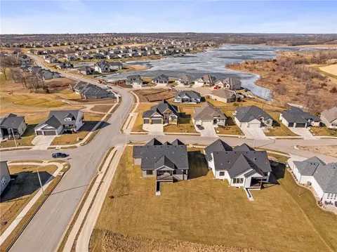 View/Area - 1401 Kintyre Ct, Raymore, MO 64083 photo 4 of 9