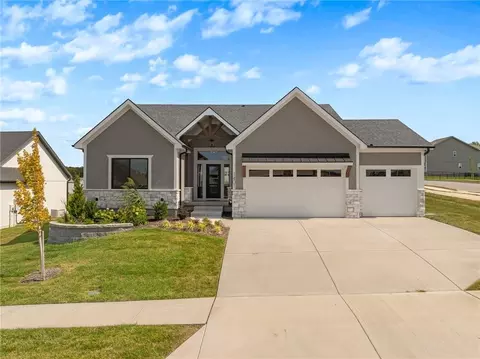 Exterior - 1401 Kintyre Ct, Raymore, MO 64083 photo 17 of 17