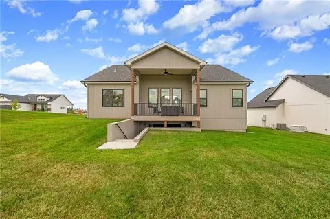 Exterior - 1401 Kintyre Ct, Raymore, MO 64083 photo 14 of 17