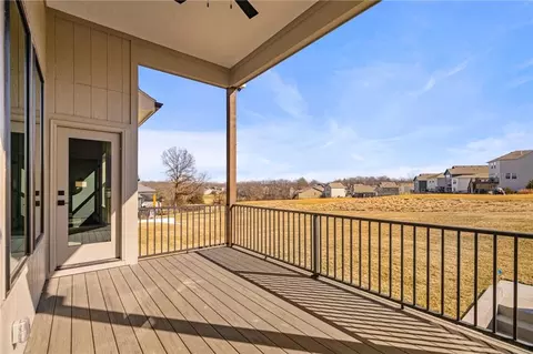 Exterior - 1401 Kintyre Ct, Raymore, MO 64083 photo 4 of 5