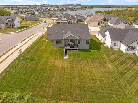 View/Area - 1401 Kintyre Ct, Raymore, MO 64083 photo 13 of 14