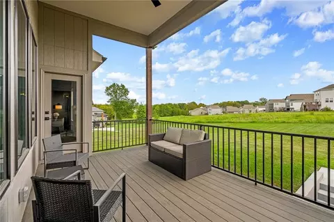 Exterior - 1401 Kintyre Ct, Raymore, MO 64083 photo 5 of 17