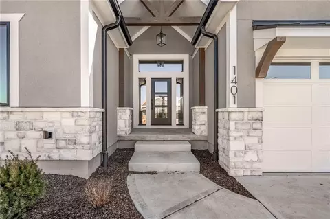Exterior - 1401 Kintyre Ct, Raymore, MO 64083 photo 2 of 5