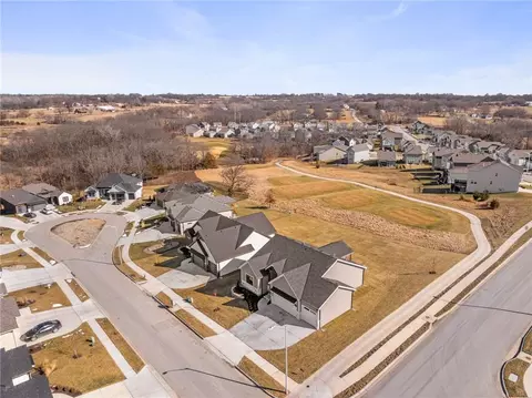 View/Area - 1401 Kintyre Ct, Raymore, MO 64083 photo 8 of 9